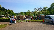 荷物運ぶのは大変ですが車が入ってこないので安全